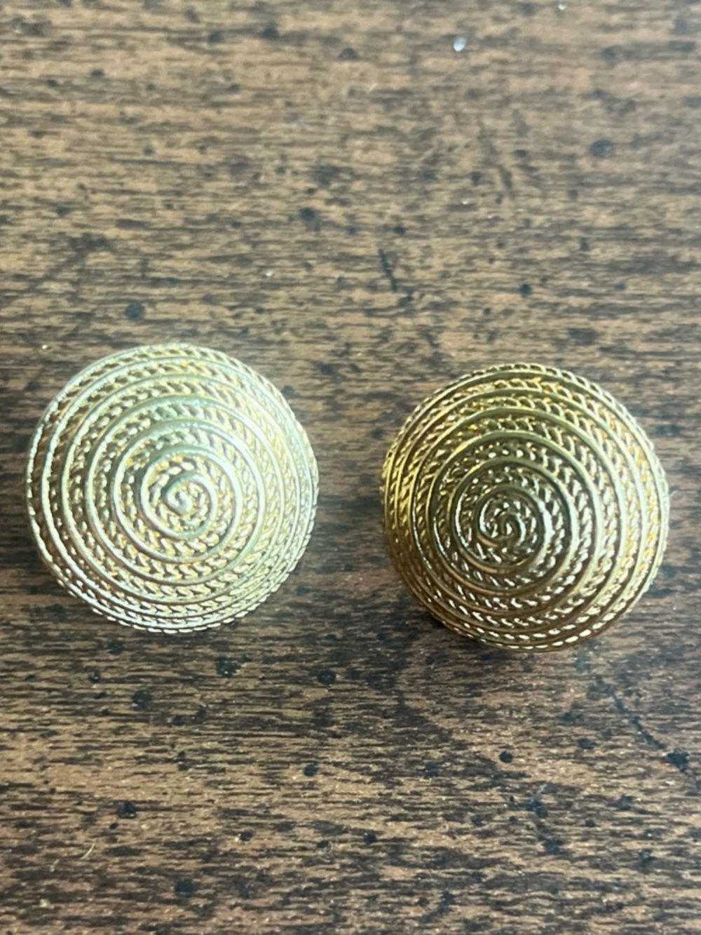 Vintage Avon Gold Tone Spiral Dome Clip 
On Earrings Textured Round 1”